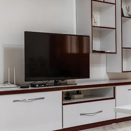 Mbreti Monun Apartman *