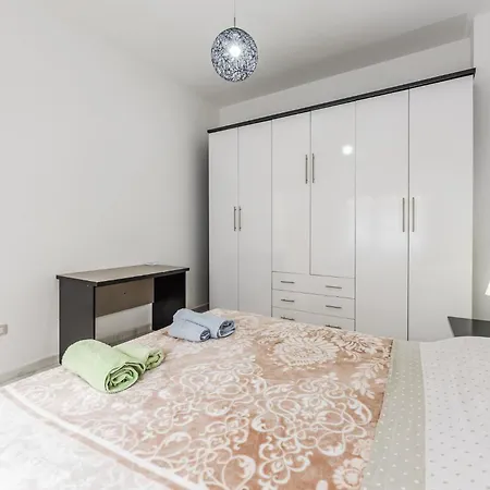 Apartman Mbreti Monun *