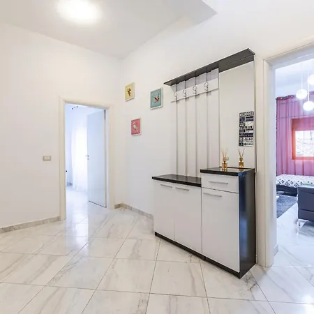 Mbreti Monun Apartman