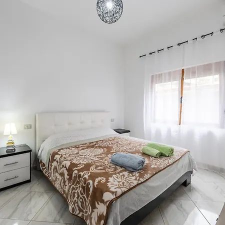 Mbreti Monun Апартаменты Дуррес