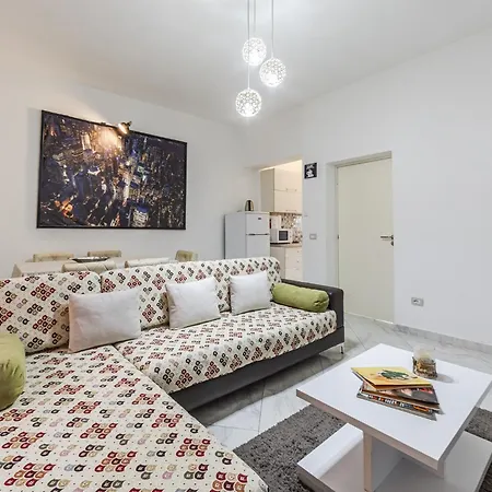 Mbreti Monun Apartment