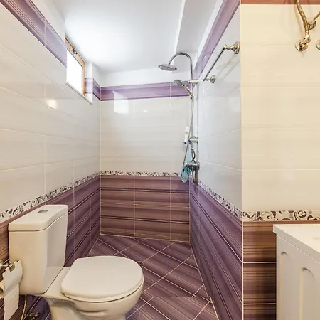 Mbreti Monun Apartment *