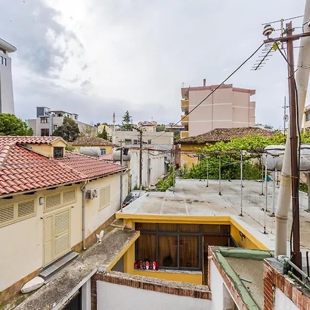 Mbreti Monun Апартаменты Дуррес