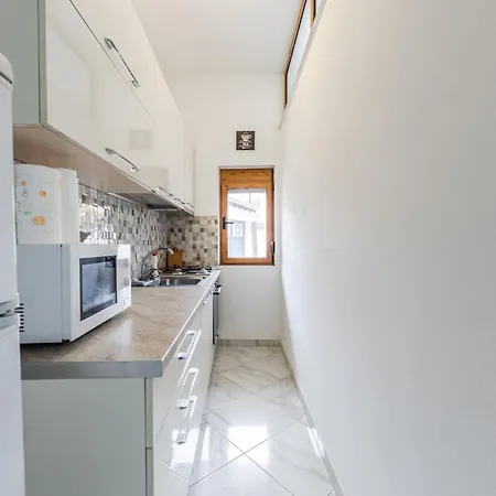 Mbreti Monun Апартаменты Дуррес