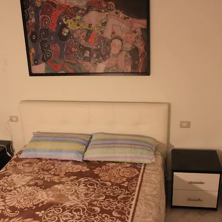Mbreti Monun Durres