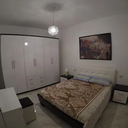 Mbreti Monun Apartment
