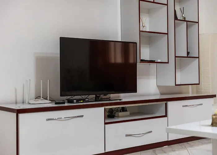 Mbreti Monun Apartment *