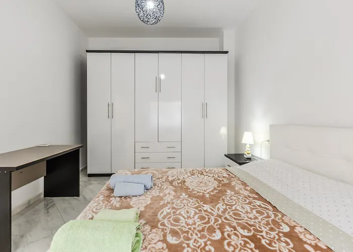 Mbreti Monun * Durrës