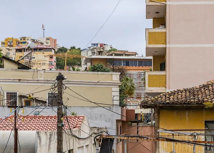 Mbreti Monun Apartment