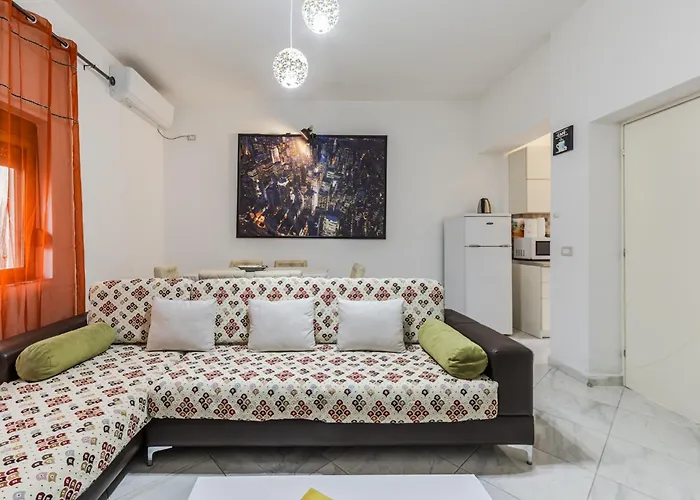 Mbreti Monun Apartment *