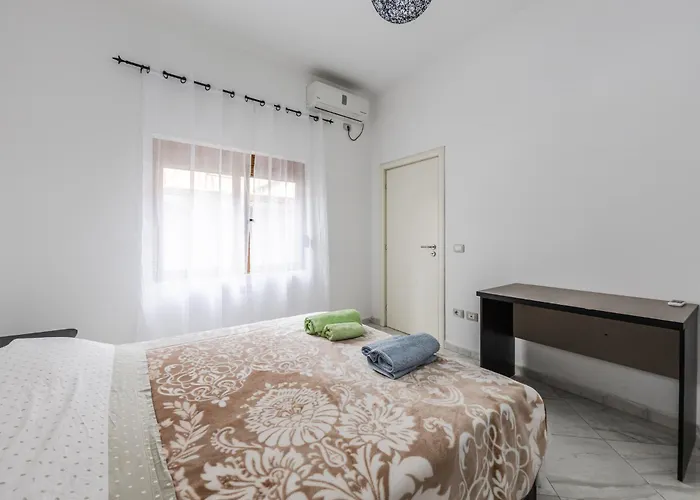 Mbreti Monun * Durrës