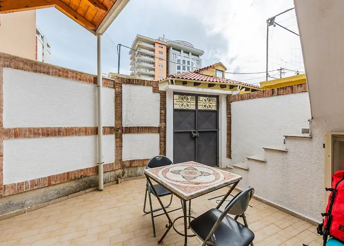 Mbreti Monun * Durrës