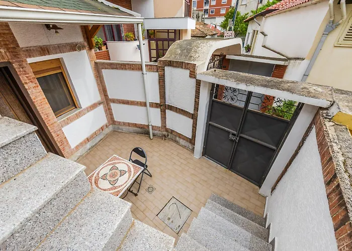 Apartment Mbreti Monun