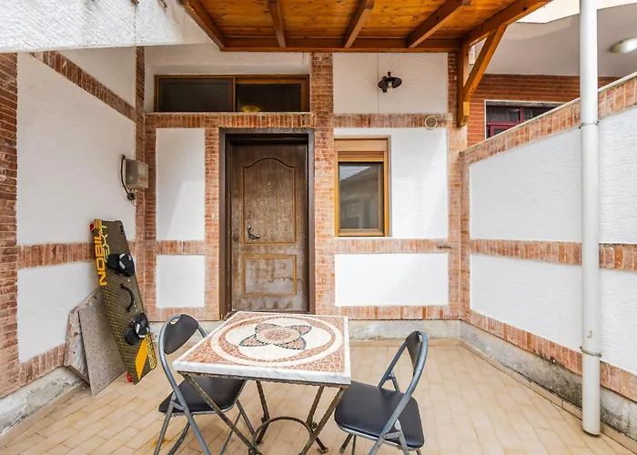 Mbreti Monun Apartment *